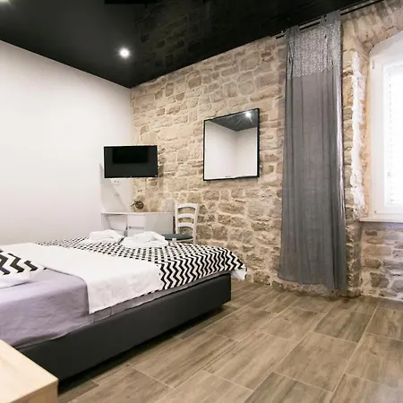 Royal Guest house 4*